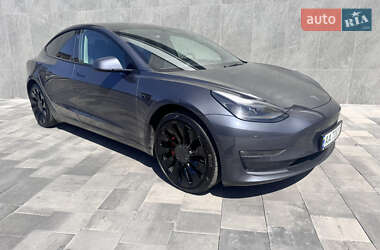 Седан Tesla Model 3 2022 в 