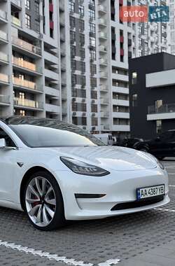 Седан Tesla Model 3 2018 в 