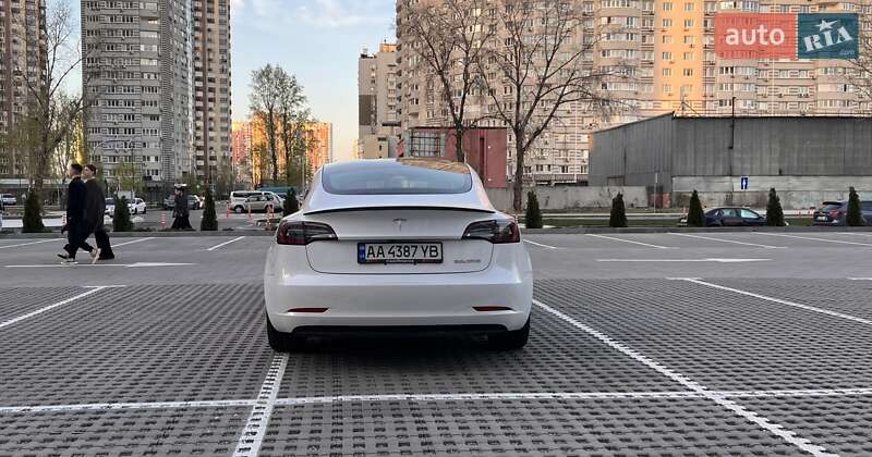 Седан Tesla Model 3 2018 в Киеве фото 31 Седан Tesla Model 3 2018 в Киеве