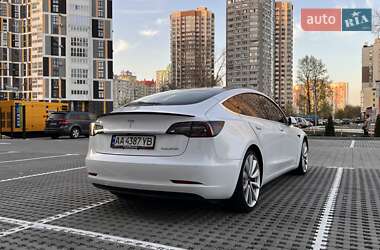 Седан Tesla Model 3 2018 в 