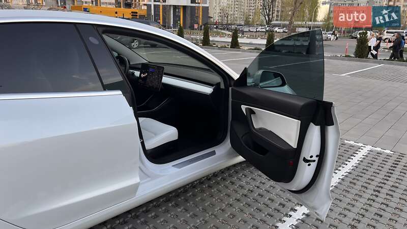 Седан Tesla Model 3 2018 в Киеве фото 25 Седан Tesla Model 3 2018 в Киеве