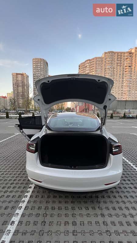 Седан Tesla Model 3 2018 в Киеве фото 35 Седан Tesla Model 3 2018 в Киеве