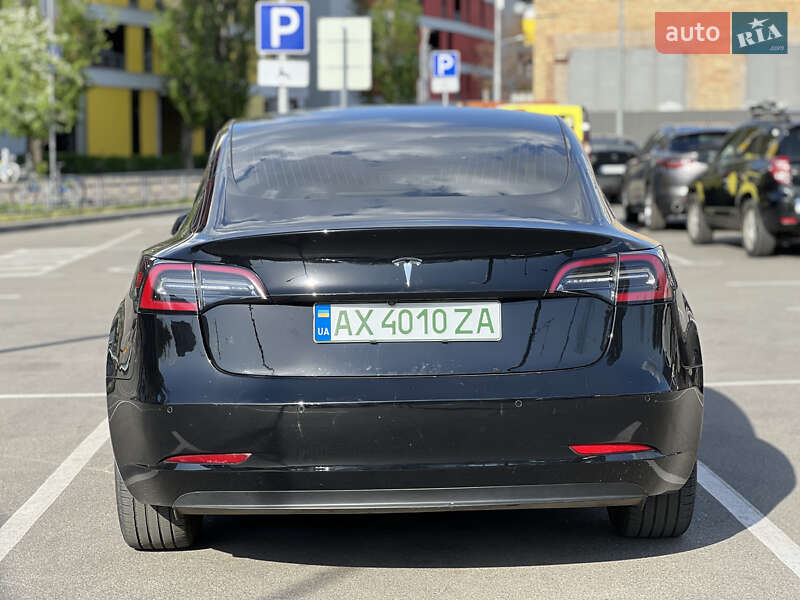 Седан Tesla Model 3 2019 в Киеве