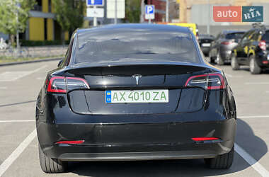 Седан Tesla Model 3 2019 в 