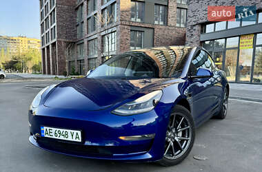 Седан Tesla Model 3 2019 в 
