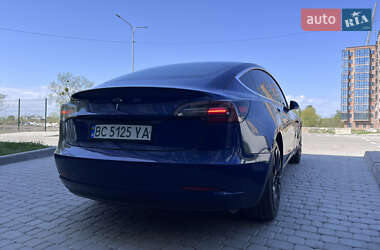 Седан Tesla Model 3 2019 в 