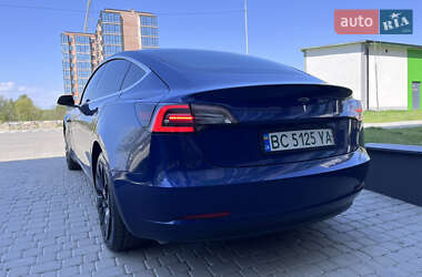 Седан Tesla Model 3 2019 в 
