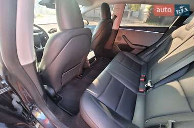 Седан Tesla Model 3 2024 в 