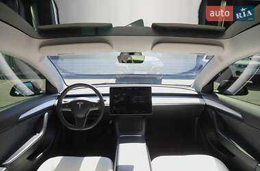 Седан Tesla Model 3 2021 в 