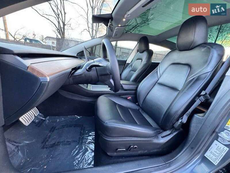 Седан Tesla Model 3 2020 в Вінниці