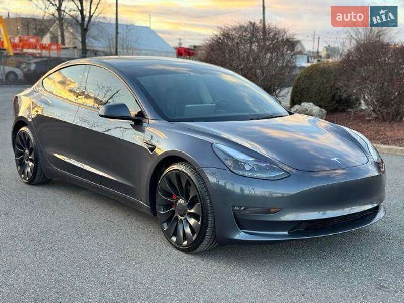 Седан Tesla Model 3 2020 в Вінниці