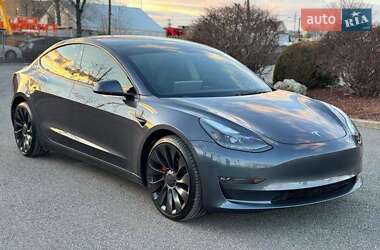 Седан Tesla Model 3 2020 в 