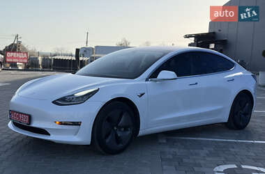 Седан Tesla Model 3 2018 в Виннице