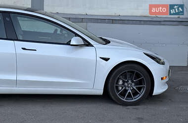 Седан Tesla Model 3 2023 в 