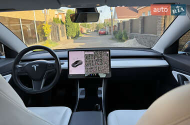 Седан Tesla Model 3 2018 в Черкассах