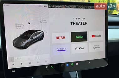 Седан Tesla Model 3 2018 в Черкассах