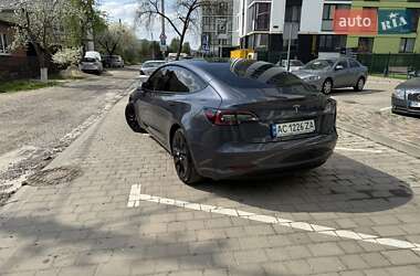 Седан Tesla Model 3 2022 в 