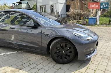 Седан Tesla Model 3 2022 в 