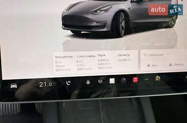 Седан Tesla Model 3 2022 в 