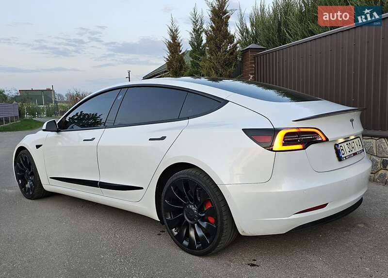 Седан Tesla Model 3 2022 в Полтаве