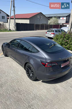 Седан Tesla Model 3 2021 в 