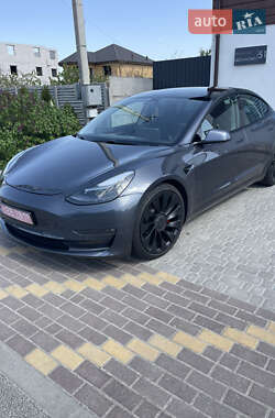 Седан Tesla Model 3 2021 в 
