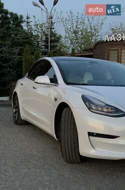 Седан Tesla Model 3 2019 в Києві