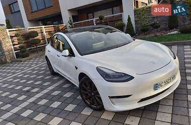 Седан Tesla Model 3 2021 в 