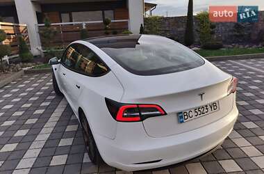 Седан Tesla Model 3 2021 в 