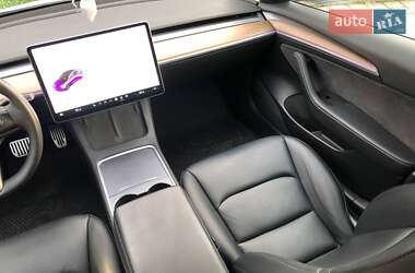 Седан Tesla Model 3 2021 в 