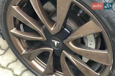 Седан Tesla Model 3 2021 в 