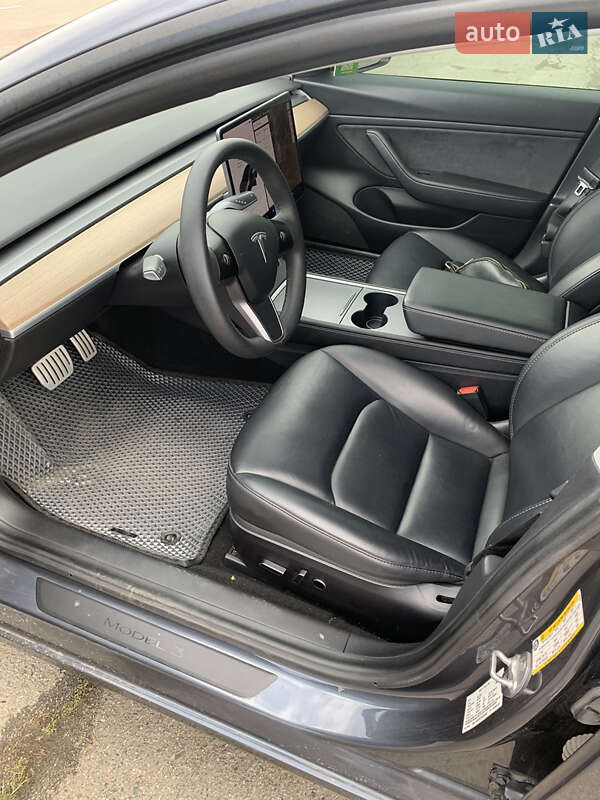 Седан Tesla Model 3 2021 в Миколаєві