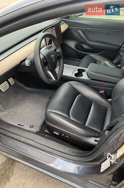 Седан Tesla Model 3 2021 в 
