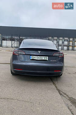 Седан Tesla Model 3 2021 в 