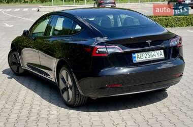 Седан Tesla Model 3 2021 в 
