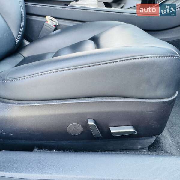 Седан Tesla Model 3 2021 в Виннице
