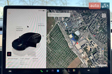 Седан Tesla Model 3 2023 в 
