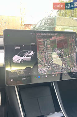 Седан Tesla Model 3 2019 в 