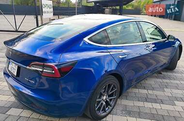 Седан Tesla Model 3 2019 в 