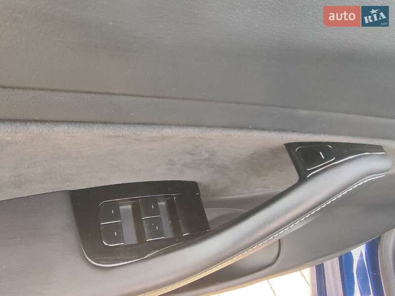 Седан Tesla Model 3 2019 в Львові