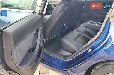 Седан Tesla Model 3 2019 в 