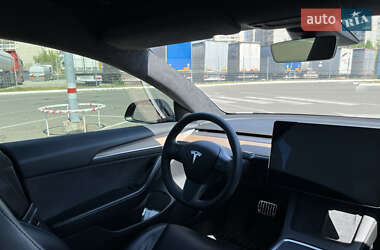 Седан Tesla Model 3 2021 в 