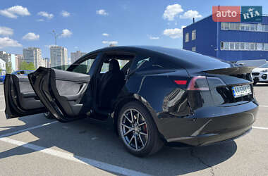 Седан Tesla Model 3 2021 в 