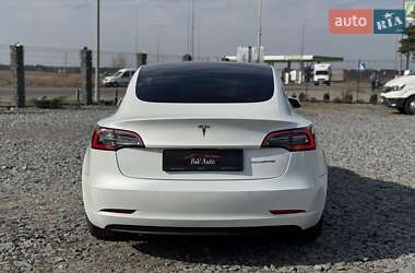 Седан Tesla Model 3 2020 в 