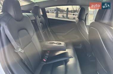 Седан Tesla Model 3 2020 в 