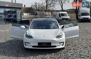 Седан Tesla Model 3 2020 в 