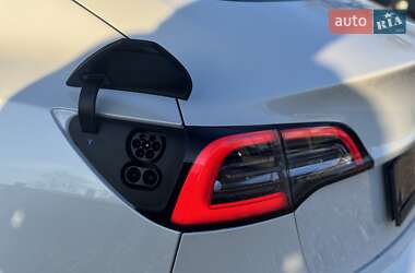 Седан Tesla Model 3 2020 в 
