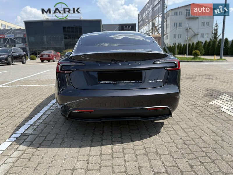 Седан Tesla Model 3 2024 в Львове