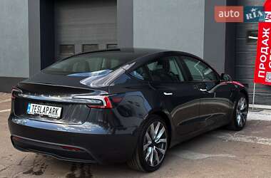 Седан Tesla Model 3 2024 в 