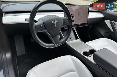 Седан Tesla Model 3 2019 в 